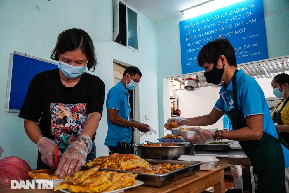 Đầu bếp 5 sao nấu cơm miễn phí cho bệnh nhân ung thư Hà Nội - 1 Đầu bếp 5 sao nấu cơm miễn phí cho bệnh nhân ung thư Hà Nội - 1