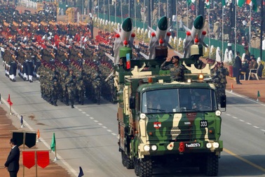 Ấn Độ đẩy mạnh xuất khẩu vũ khí, tham vọng cạnh tranh trực tiếp với Nga