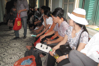 Hộ cận nghèo được hỗ trợ tới 70% phí mua BHYT