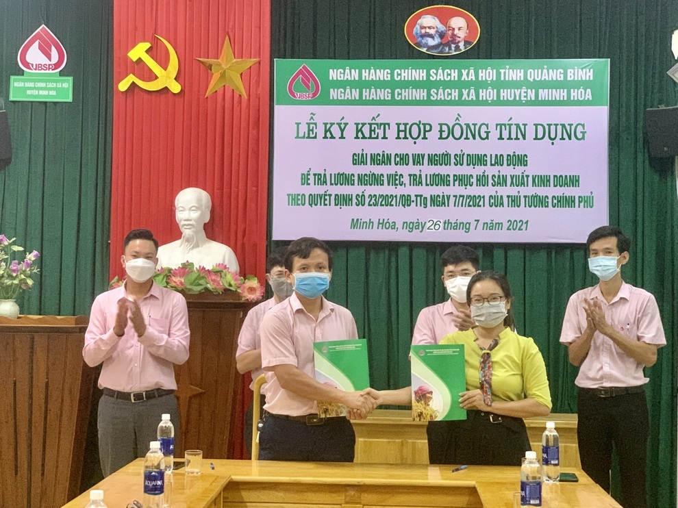 Lao động vỡ òa, doanh nghiệp bớt gánh nặng - 5 Lao động vỡ òa, doanh nghiệp bớt gánh nặng - 5