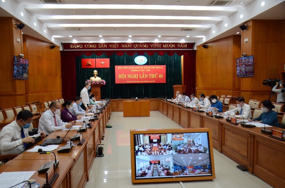Bí thư TPHCM: Phòng chống dịch tốt là tiền đề để phục hồi kinh tế - 1 Bí thư TPHCM: Phòng chống dịch tốt là tiền đề để phục hồi kinh tế - 1