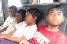 8 học sinh Ấn Độ bị bạn học đổ keo vào mắt lúc ngủ, suýt mù vĩnh viễn