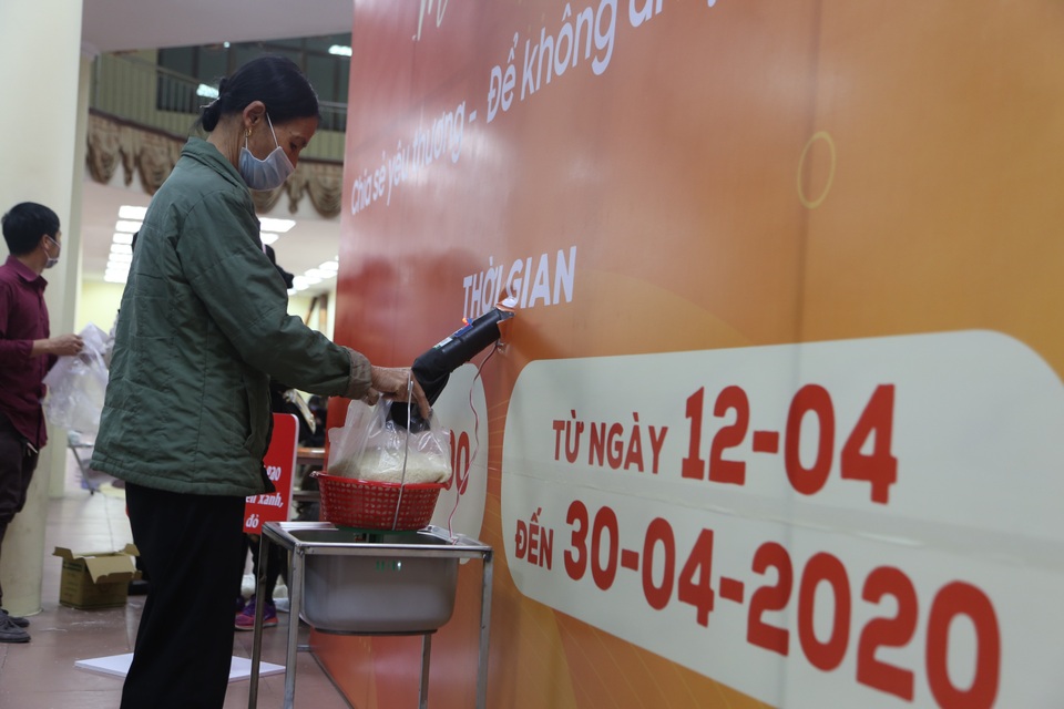 Hà Nội: “Hỗ trợ lao động tự do vào cuối tháng 4 và đầu tháng 5” - 1 Hà Nội: “Hỗ trợ lao động tự do vào cuối tháng 4 và đầu tháng 5” - 1