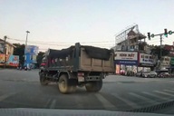 Tài xế xe tải vượt đèn đỏ ở Hà Nội bị phạt 19 triệu đồng