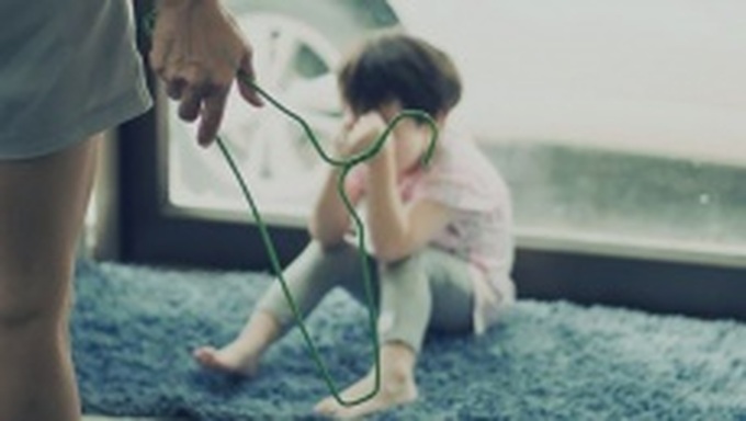 Từ vụ bé gái bị bạo hành: Cộng đồng đừng im lặng!