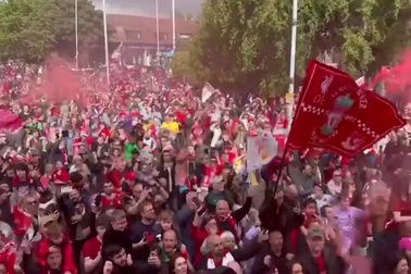 Liverpool diễu hành ăn mừng chức vô địch League Cup, FA Cup