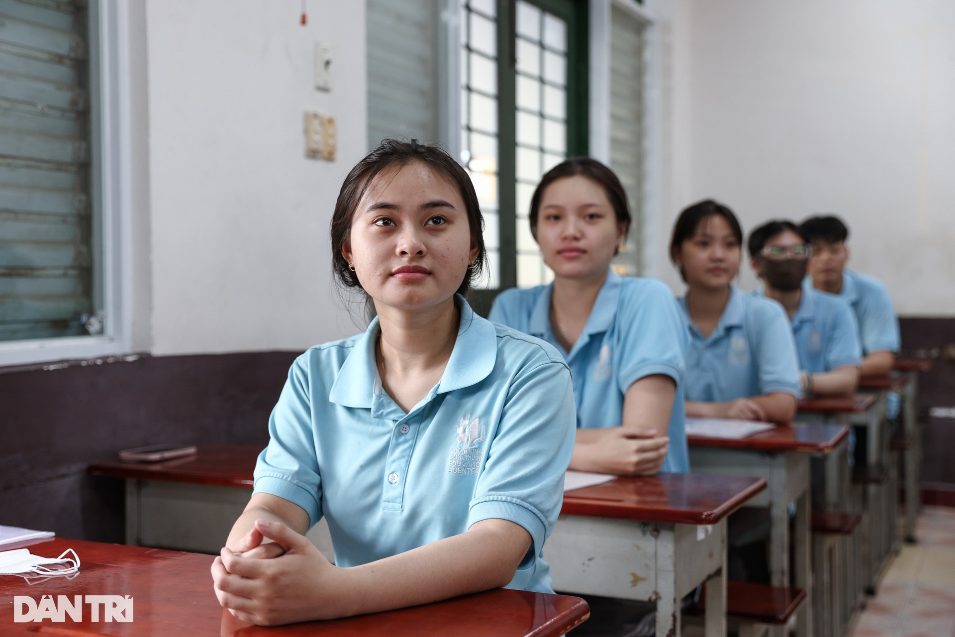 Thí sinh TPHCM rạng rỡ trong ngày làm thủ tục sự thi THPT - 5 Thí sinh TPHCM rạng rỡ trong ngày làm thủ tục sự thi THPT - 5