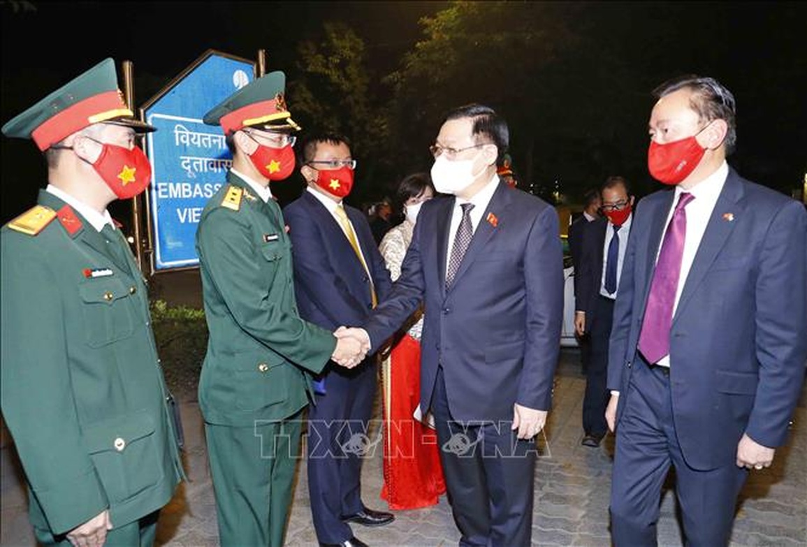 Chủ tịch Quốc hội Vương Đình Huệ gặp cộng đồng người Việt Nam tại Ấn Độ - 1 Chủ tịch Quốc hội Vương Đình Huệ gặp cộng đồng người Việt Nam tại Ấn Độ - 1