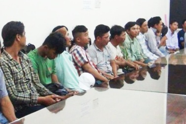 Cảnh sát trong vai thợ điện ập vào bắt trường gà