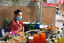 TPHCM: Hàng quán loay hoay tìm lối ra trong mùa dịch Covid-19