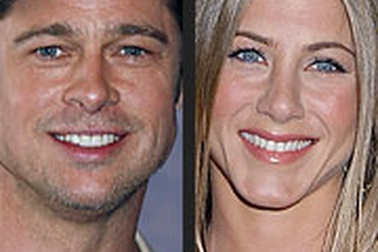 Brad Pitt “xếp sau” Jennifer Aniston