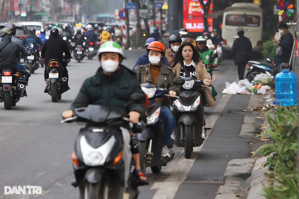 Hà Nội: Bị phạt vì đi ngược chiều, tài xế đòi khiếu nại CSGT - 1 Hà Nội: Bị phạt vì đi ngược chiều, tài xế đòi khiếu nại CSGT - 1