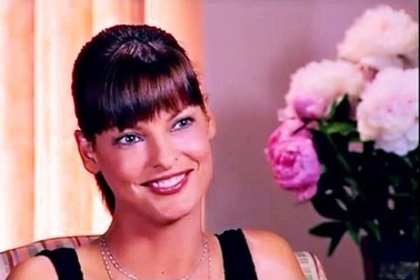 Linda Evangelista nhìn lại sự nghiệp