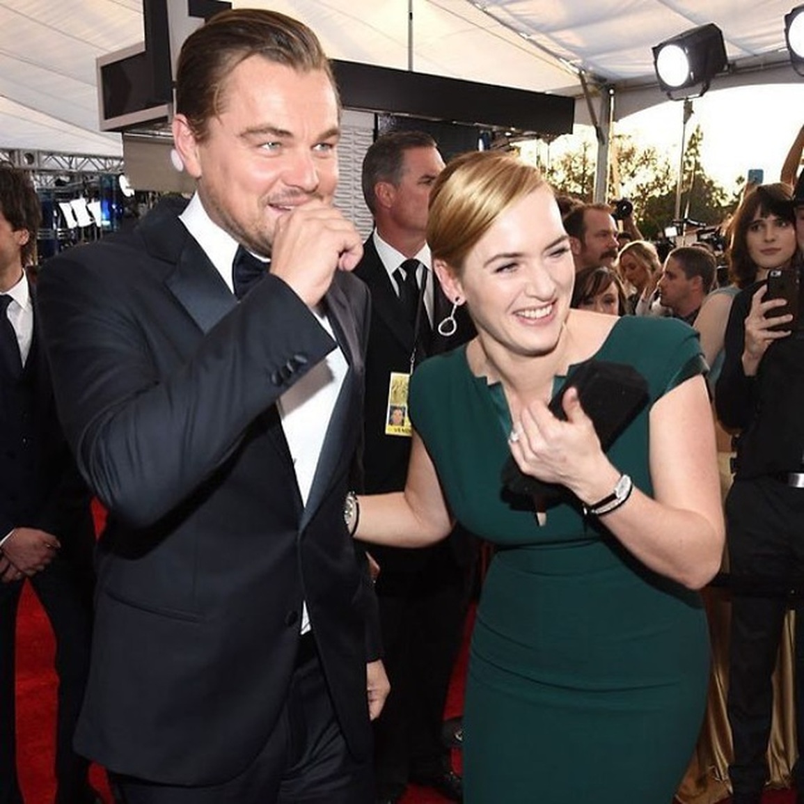 Kate Winslet khóc không nín được khi gặp lại Leonardo DiCaprio - 19 Kate Winslet khóc không nín được khi gặp lại Leonardo DiCaprio - 19