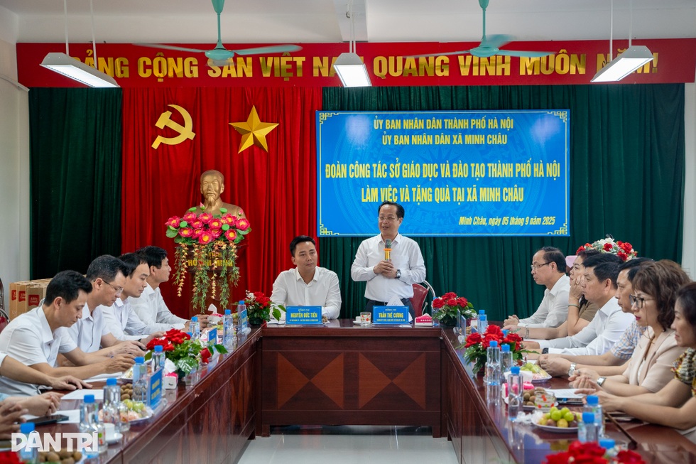 Một xã ở Hà Nội có hơn 400 học sinh vẫn phải vượt sông mỗi ngày đi học - 6 Một xã ở Hà Nội có hơn 400 học sinh vẫn phải vượt sông mỗi ngày đi học - 6