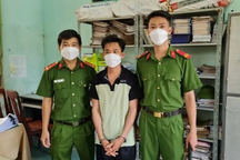 Xâm hại trẻ em còn gửi ảnh nhạy cảm cho người nhà nạn nhân