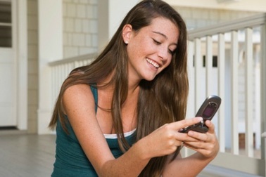 Văn hóa “mượn” điện thoại của teen 