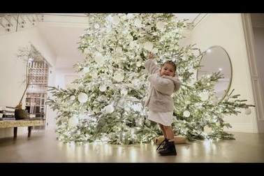 Kylie Jenner giới thiệu cách bài trí nội thất đón Giáng sinh năm 2019