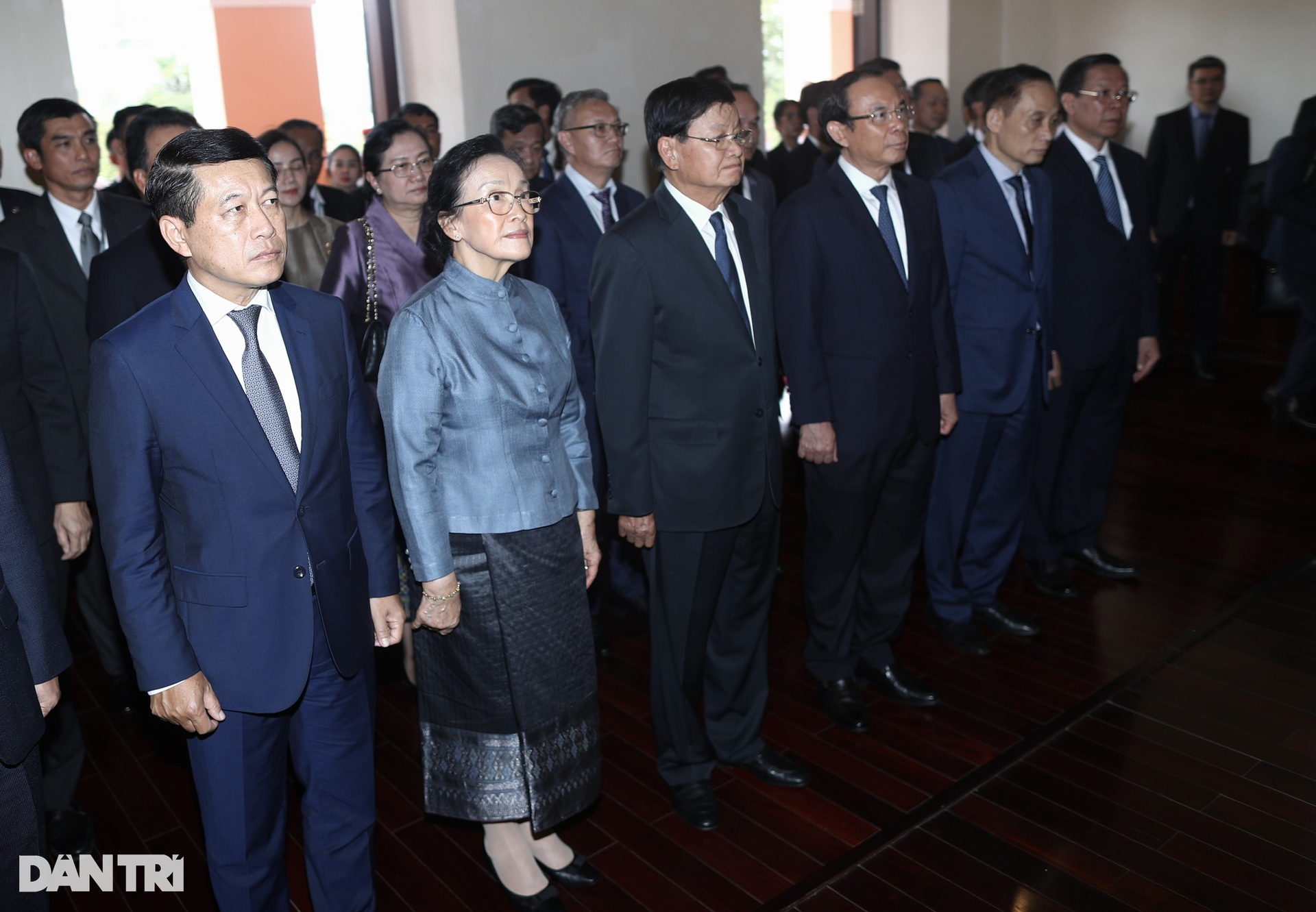 Tổng Bí thư, Chủ tịch nước Lào thăm Bến Nhà Rồng, gặp các nguyên lãnh đạo - 10