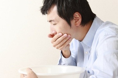 Người bị huyết áp cao, chóng mặt, buồn nôn có sử dụng Định Áp Vương được không?