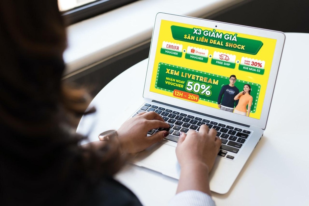 Nhiều thương hiệu đẩy mạnh livestream trên Shopee nhằm gia tăng doanh số bán hàng - 1 Nhiều thương hiệu đẩy mạnh livestream trên Shopee nhằm gia tăng doanh số bán hàng - 1