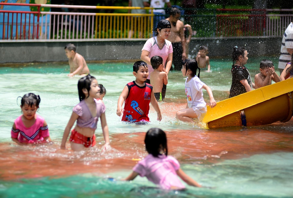 Thảo Cầm Viên đông đúc.jpg