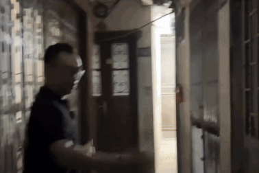 Nhà 7m2 ở Hà Nội giá gần 2 tỷ đồng: Khách đến xem liền "quay xe"