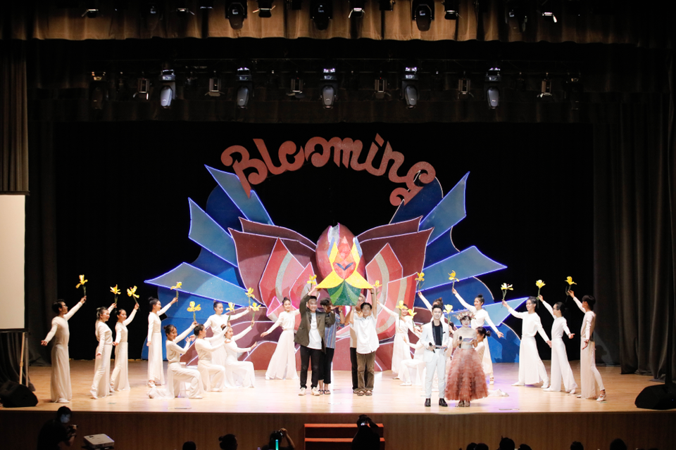 Realme “bùng cháy” cùng gần 3.000 tân sinh viên HUTECH và Văn Lang - 2 Realme “bùng cháy” cùng gần 3.000 tân sinh viên HUTECH và Văn Lang - 2