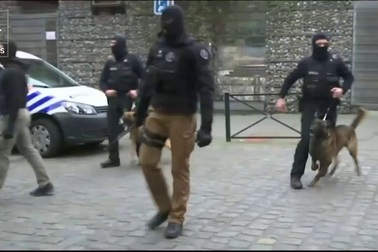 Bỉ bắt sống nghi phạm chính trong vụ khủng bố Paris