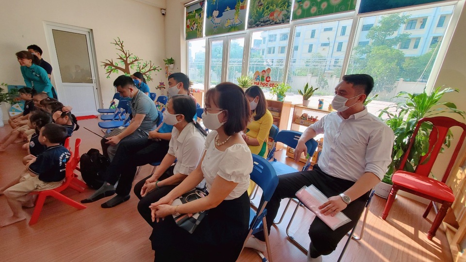 Chú trọng tới năng suất lao động ngay từ việc chăm sóc tốt con công nhân - 2 Chú trọng tới năng suất lao động ngay từ việc chăm sóc tốt con công nhân - 2