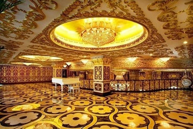 Trụ sở công ty với nội thất dát vàng xa hoa như cung điện