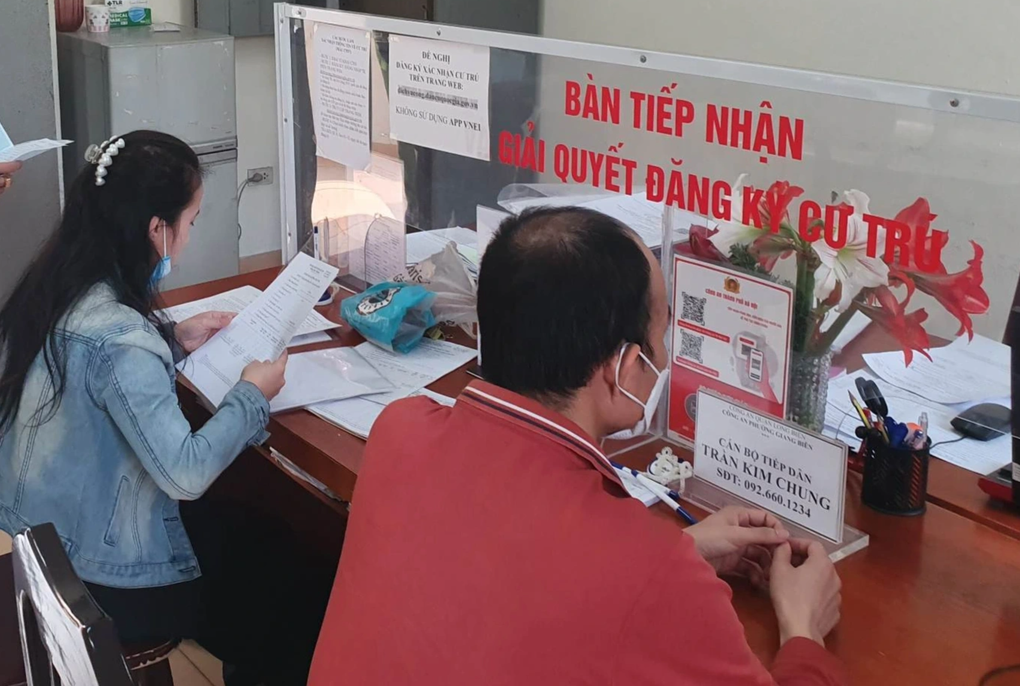 Hà Nội: Dừng yêu cầu phụ huynh xác nhận cư trú cho học sinh - 1 Hà Nội: Dừng yêu cầu phụ huynh xác nhận cư trú cho học sinh - 1