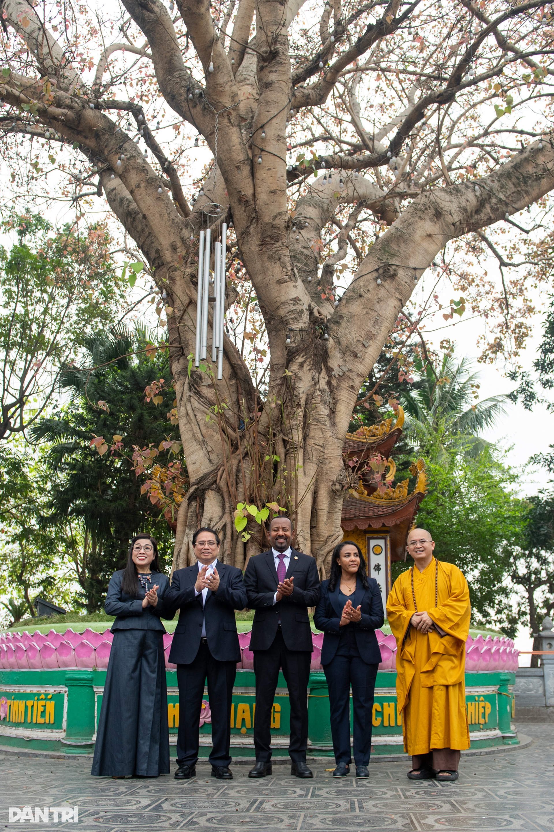 Thủ tướng Phạm Minh Chính cùng Thủ tướng Ethiopia thăm chùa Trấn Quốc - 6