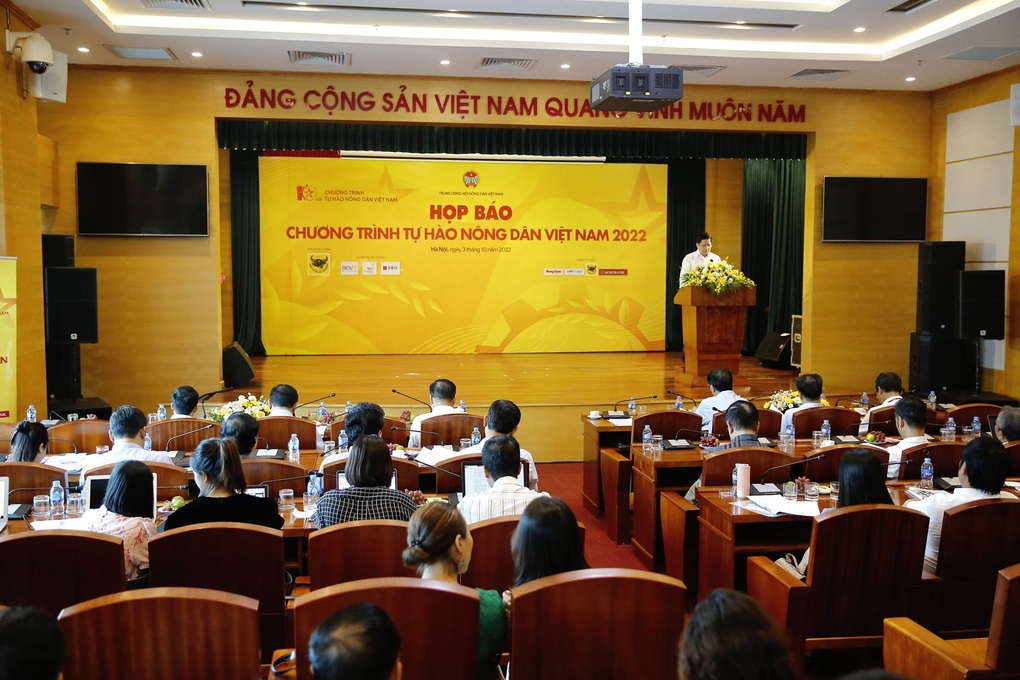 Tôn vinh 100 nông dân xuất sắc năm 2022 - 1 Tôn vinh 100 nông dân xuất sắc năm 2022 - 1