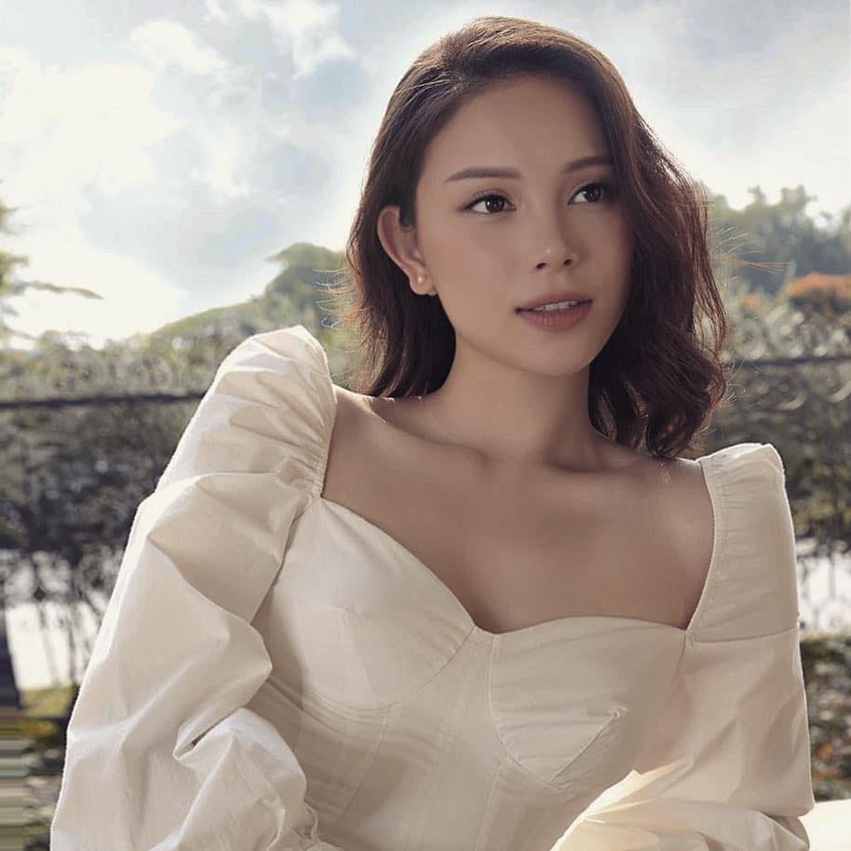 Lên báo Anh nhờ đeo khẩu trang, Linh Rin hé lộ Phillip Nguyễn tạo cảm hứng - 6 Lên báo Anh nhờ đeo khẩu trang, Linh Rin hé lộ Phillip Nguyễn tạo cảm hứng - 6