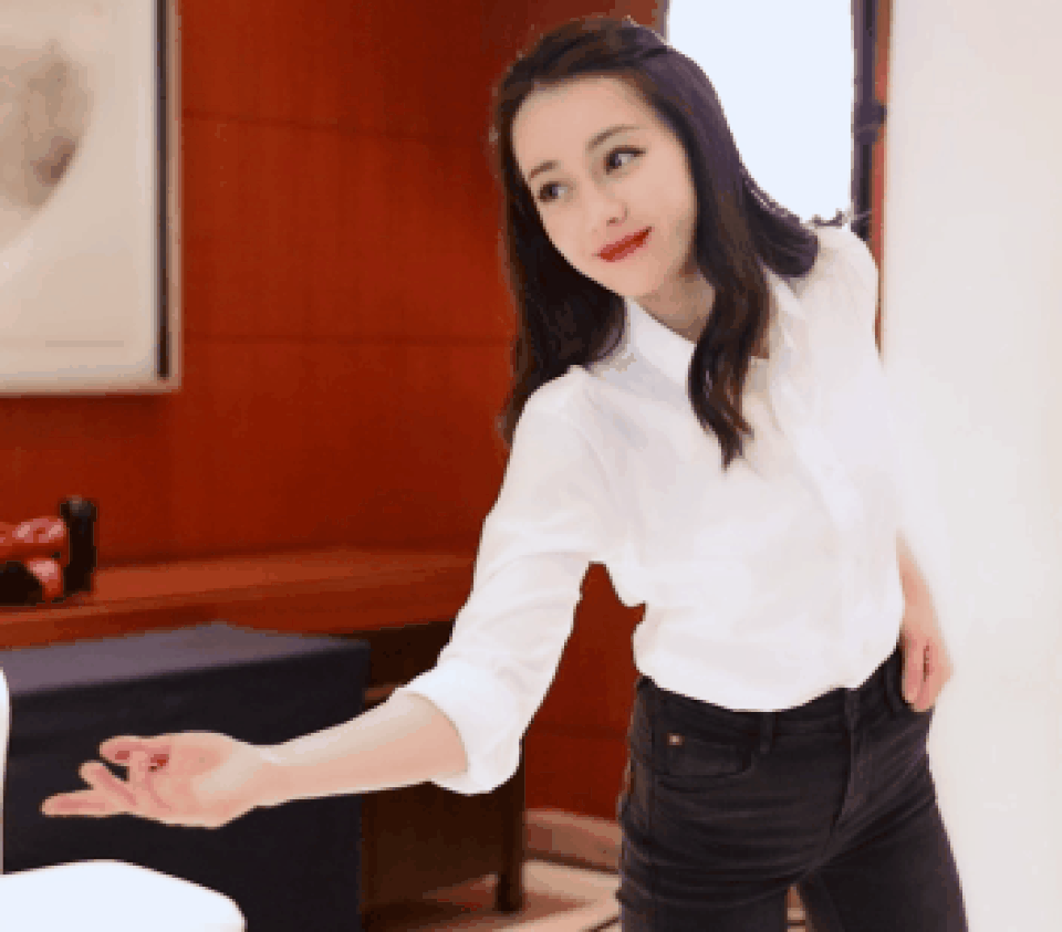 Địch Lệ Nhiệt Ba trở lại nhan sắc đỉnh cao, hé lộ mẫu bạn trai trong mộng - 7 Địch Lệ Nhiệt Ba trở lại nhan sắc đỉnh cao, hé lộ mẫu bạn trai trong mộng - 7