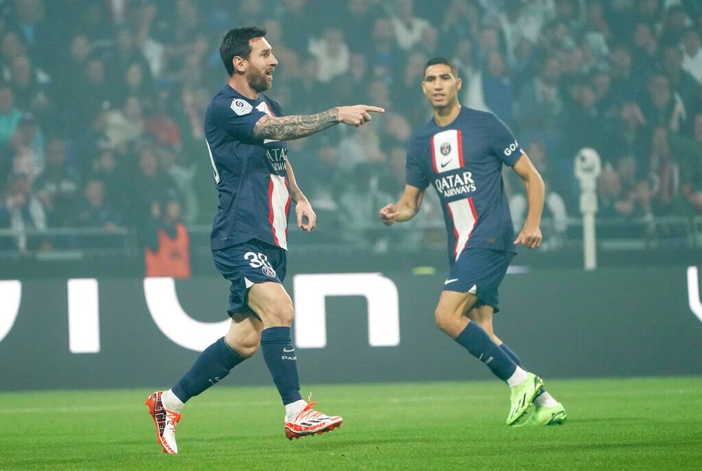 Messi xô đổ kỷ lục ghi bàn của C.Ronaldo - 1 Messi xô đổ kỷ lục ghi bàn của C.Ronaldo - 1