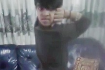 Kinh dị clip cậu bé có thể "vặn" đầu ra sau 180 độ