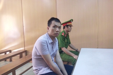 Đem tài liệu tuyệt mật đi bán lấy tiền đánh bạc, cán bộ công an lãnh án