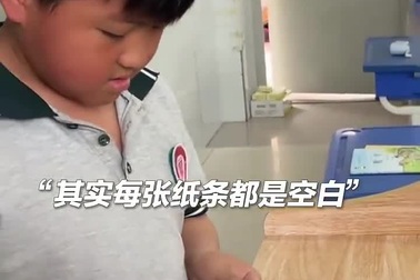 Giáo viên gây xúc động với “kế” giúp nam sinh nhút nhát hòa nhập