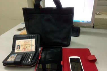 Vờ va chạm giao thông để trộm cắp, xịt hơi cay vào người truy đuổi