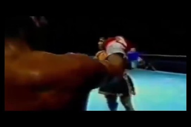 Cung Lê hạ gục ông vua làng vật Trung Quốc