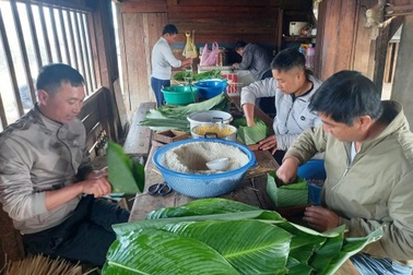 Cái Tết trên đất bạn Lào của những người lính quy tập