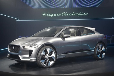 Jaguar đoạn tuyệt với xe chạy xăng, dầu