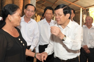 Chủ tịch nước thăm nông dân quê hương đất thép thành đồng
