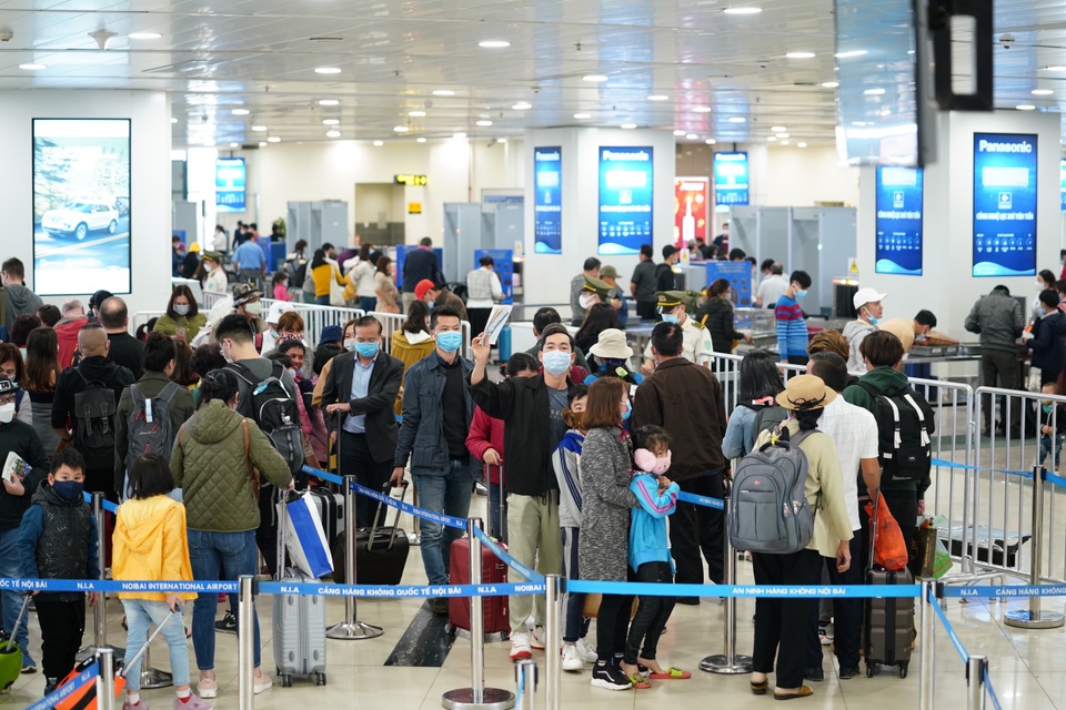 Cách ly hàng nghìn khách từ sân bay, dừng miễn visa cho người Hàn Quốc - 1 Cách ly hàng nghìn khách từ sân bay, dừng miễn visa cho người Hàn Quốc - 1