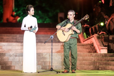 MC Phí Linh và những câu chuyện cảm động từ nghĩa trang Trường Sơn