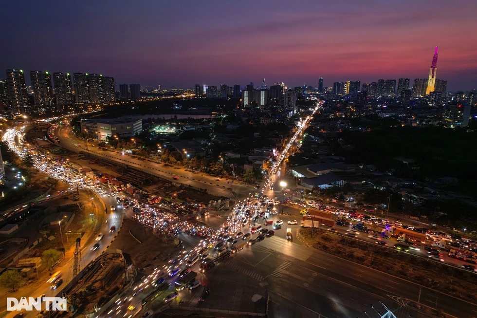 Cửa ngõ phía Đông TPHCM oằn mình chờ nút giao An Phú - 2 Cửa ngõ phía Đông TPHCM oằn mình chờ nút giao An Phú - 2
