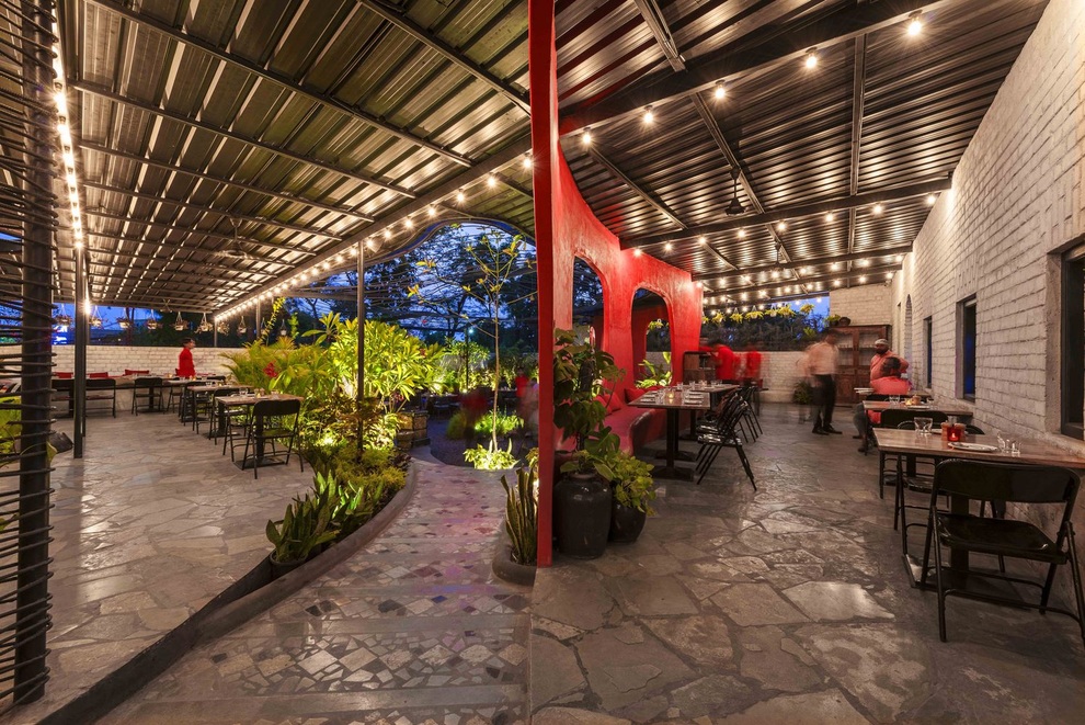 Quán cà phê sân vườn có thiết kế đẹp lạ, tiết kiệm điện năng - 6