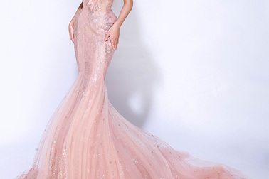 Hoàng Thu Thảo được cấp phép dự thi Nữ hoàng Sắc đẹp Toàn Cầu 2017